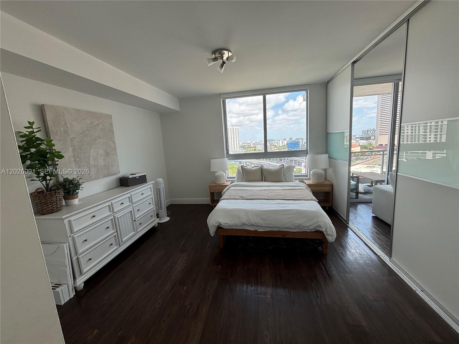 90 Southwest 3rd Street, Unit 1705 Miami, FL 33130 - Photo 8 of 33