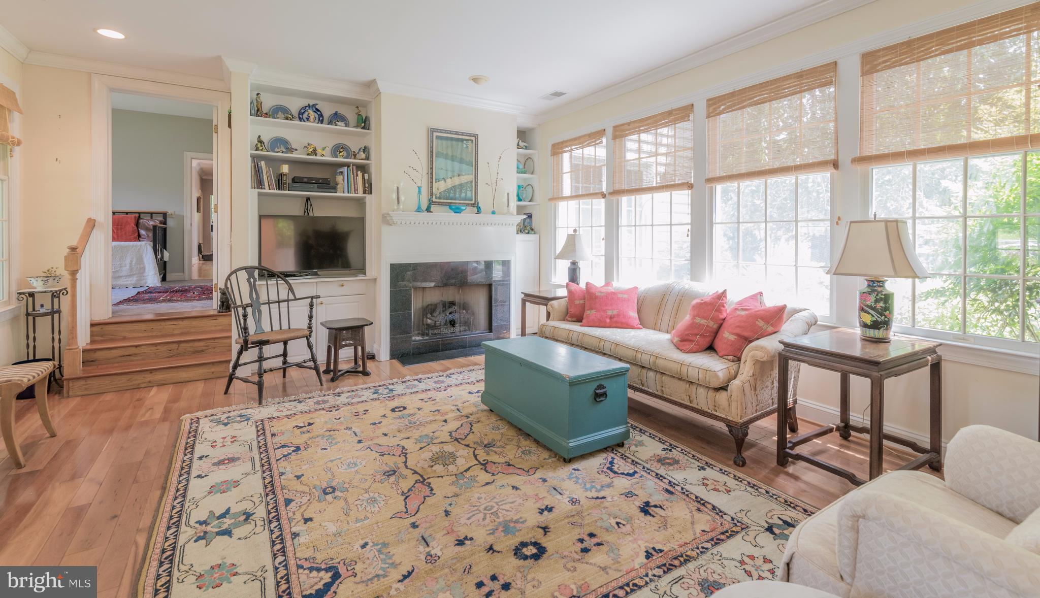 35285 Paxson Road, Unit A Round Hill, VA 20141 - Photo 13 of 30 Living Room