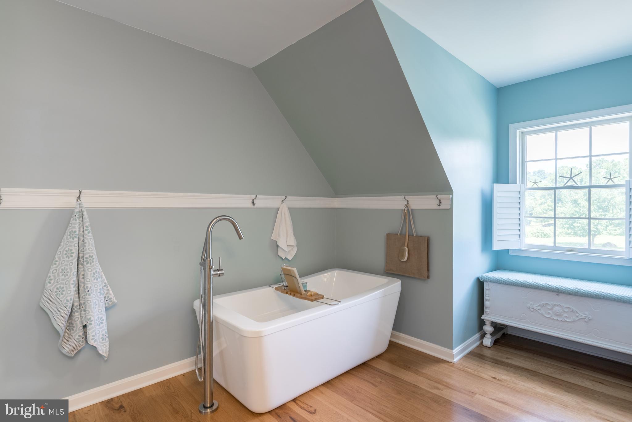 35285 Paxson Road, Unit A Round Hill, VA 20141 - Photo 17 of 30 Bath (Master)