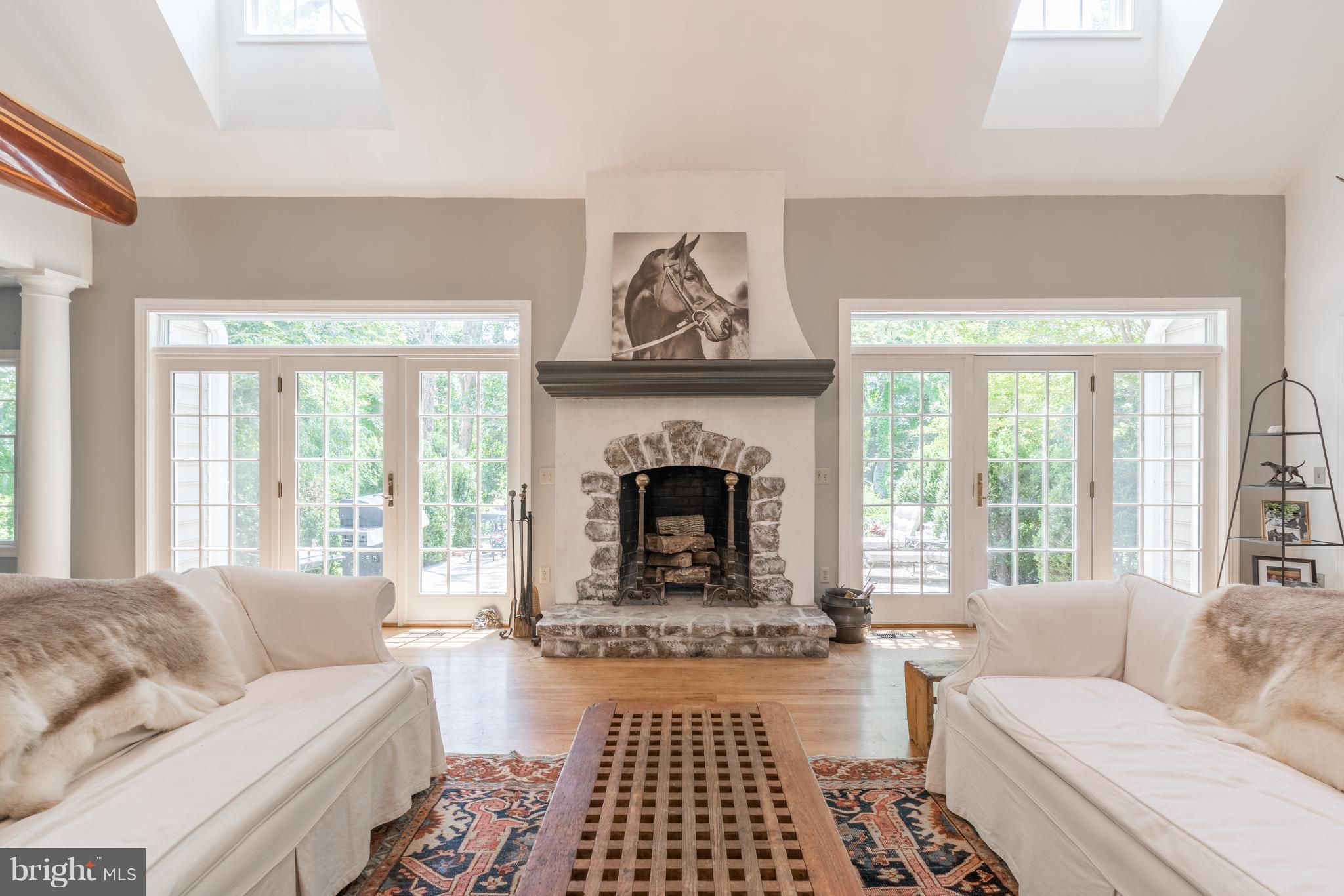 35285 Paxson Road, Unit A Round Hill, VA 20141 - Photo 2 of 30 Living Room