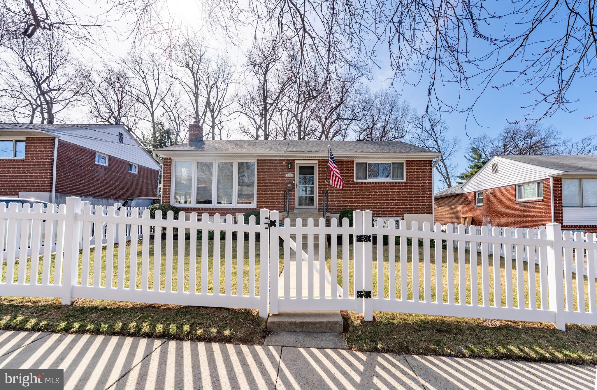 12710 Atherton Drive Silver Spring, MD 20906 - Photo 2 of 31 fenced front yard