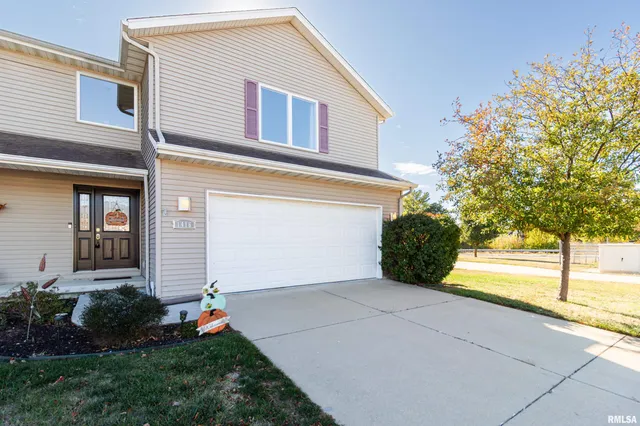 $218,500 | 1416 Vista Grande Drive, Pekin, IL 61554