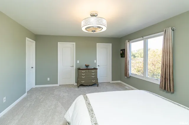 $218,500 | 1416 Vista Grande Drive, Pekin, IL 61554