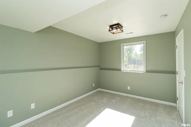 $218,500 | 1416 Vista Grande Drive, Pekin, IL 61554