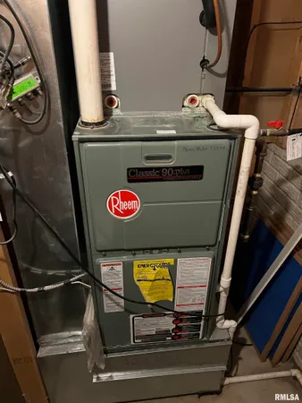 $210,000 | 1416 Vista Grande Drive, Pekin, IL 61554