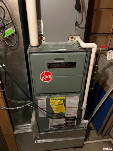 $218,500 | 1416 Vista Grande Drive, Pekin, IL 61554