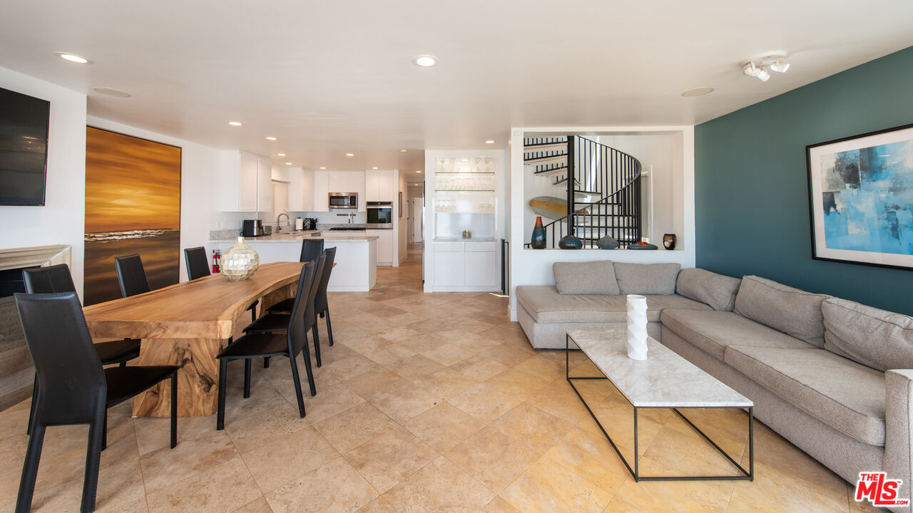 6419 Ocean Front Walk Playa del Rey, CA 90293 - Photo 13 of 47 Gallery Image 13