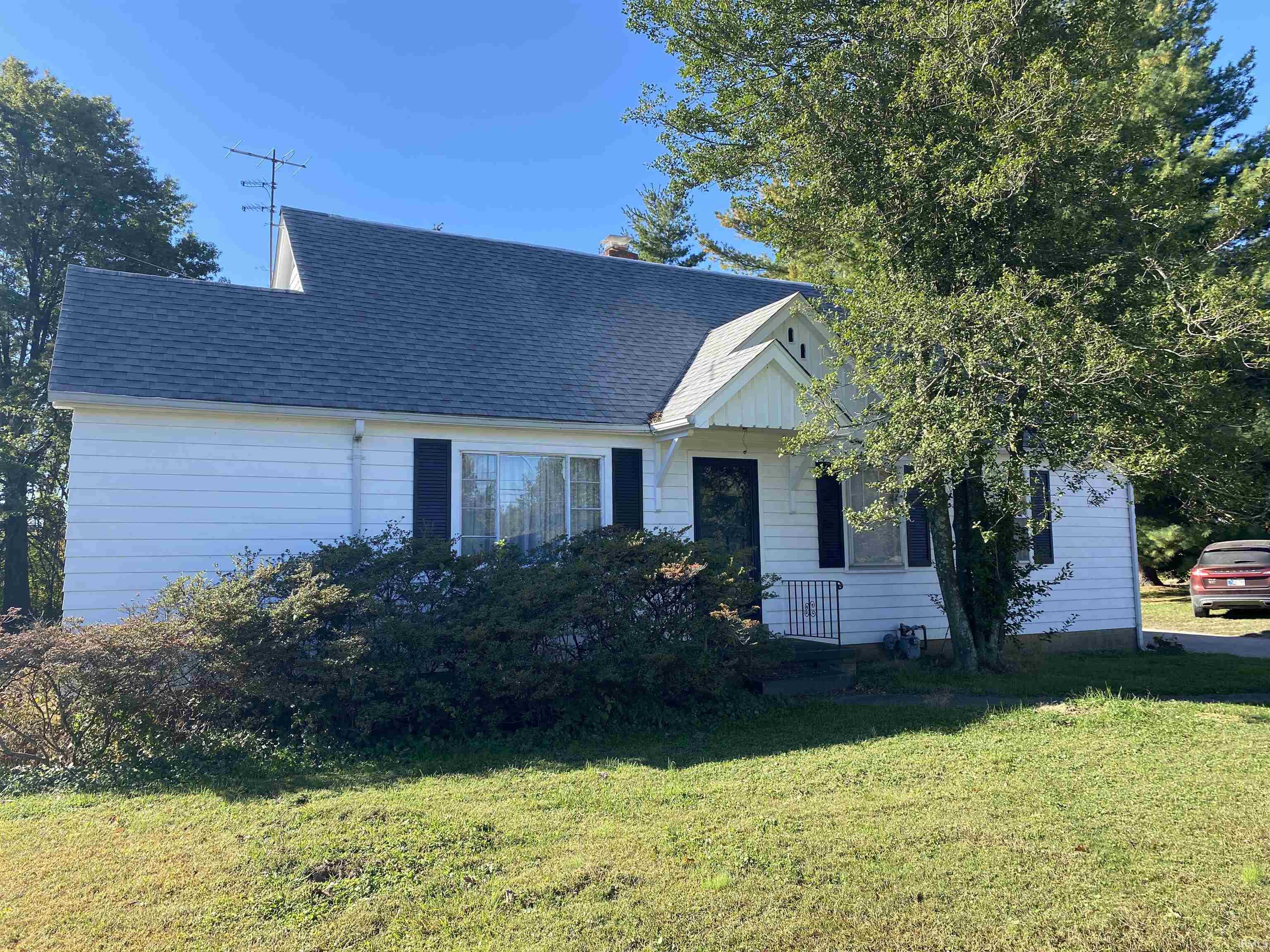 8116 Middle Mt Vernon Road Evansville, IN 47712 - Photo 1 of 36 Gallery Image 1