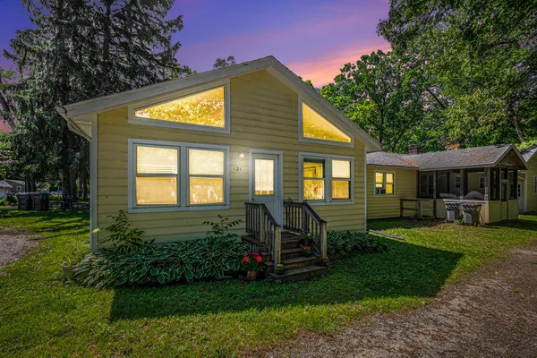 $590,000 | 121 East Michigan Street, New Buffalo, MI 49117