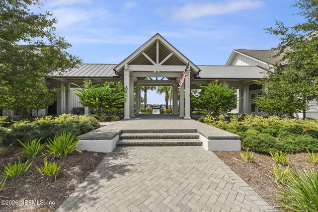 a view of a tennis court
