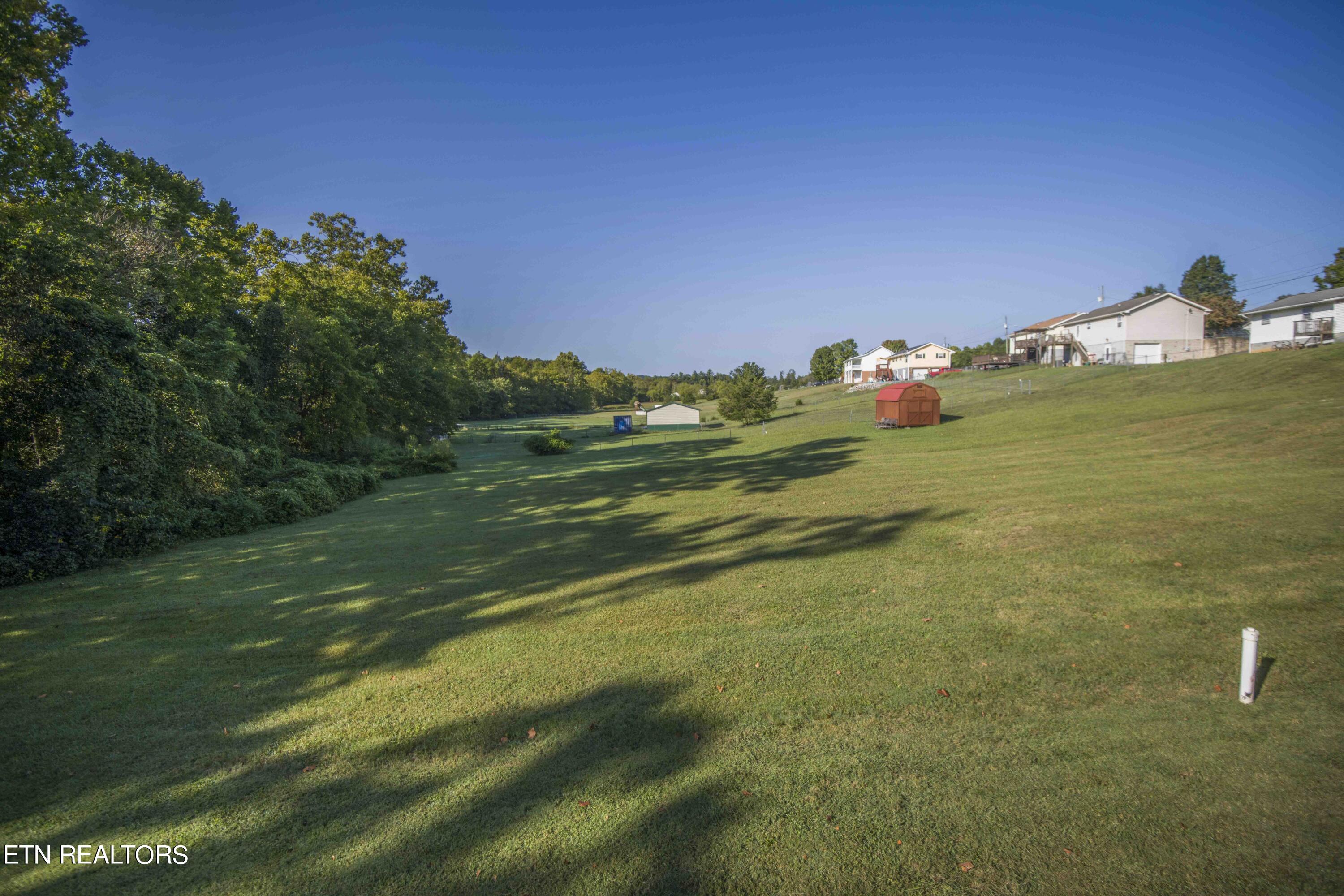 148 Prospect Road Luttrell, TN 37779 - Photo 5 of 29 148prospectbackview