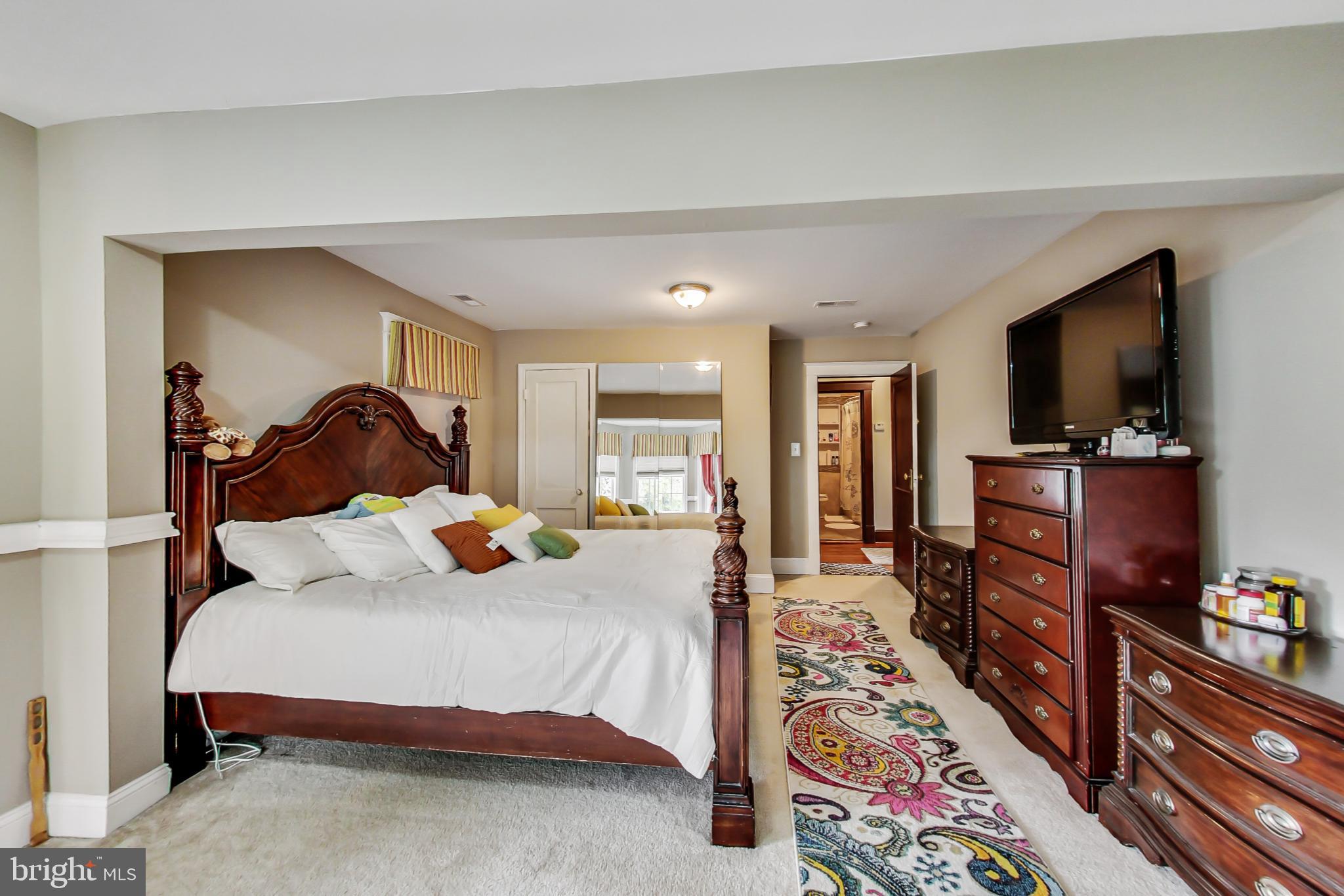28732 Ridge Road Mount Airy, MD 21771 - Photo 18 of 65 Master Bedroom