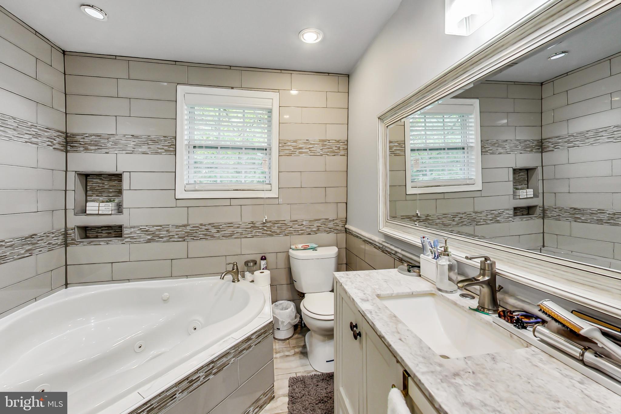 28732 Ridge Road Mount Airy, MD 21771 - Photo 21 of 65 Master Bath