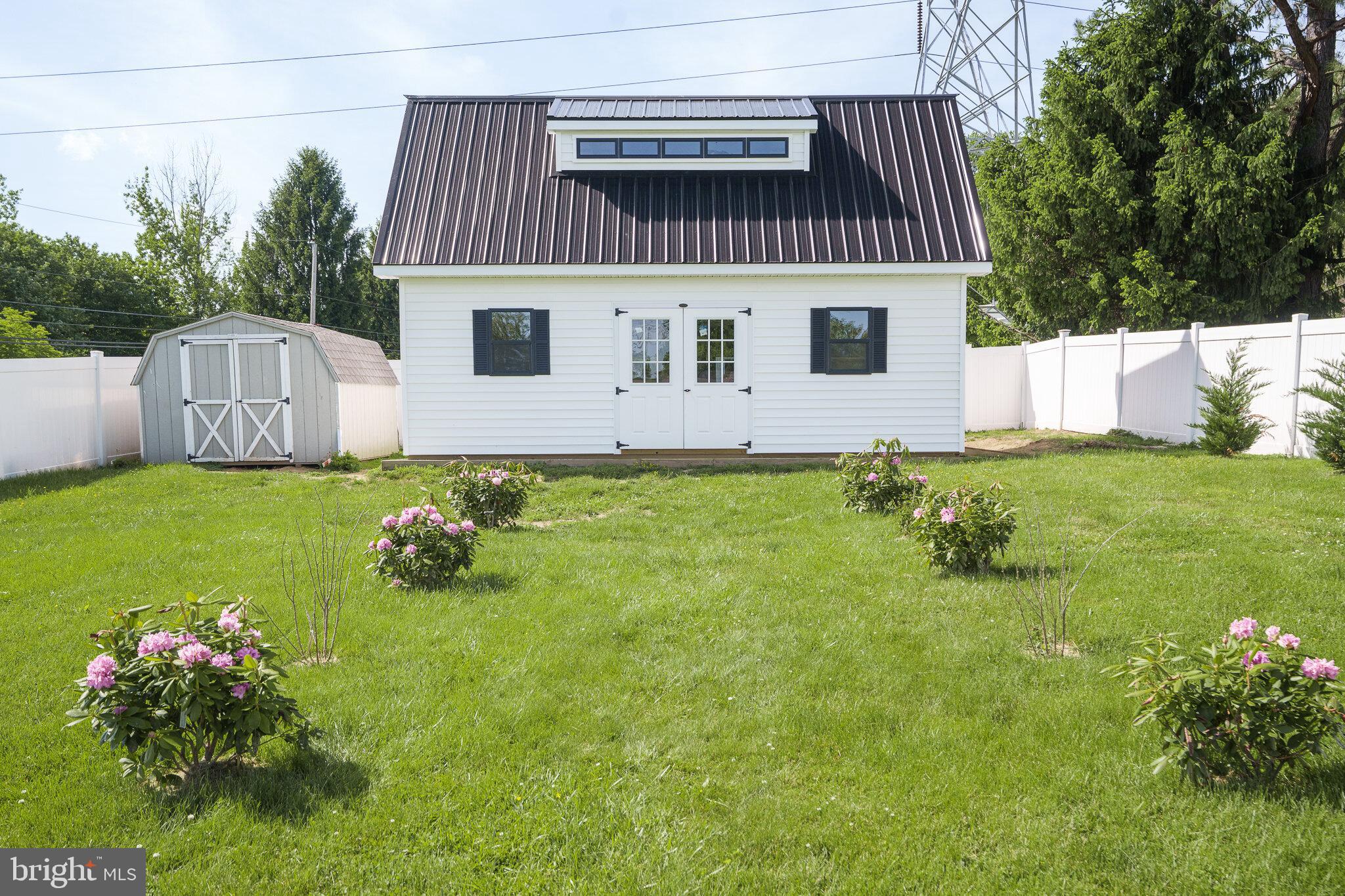 1 Highview Road Conowingo, MD 21918 - Photo 5 of 36 Detached outbuilding with fenced backyard