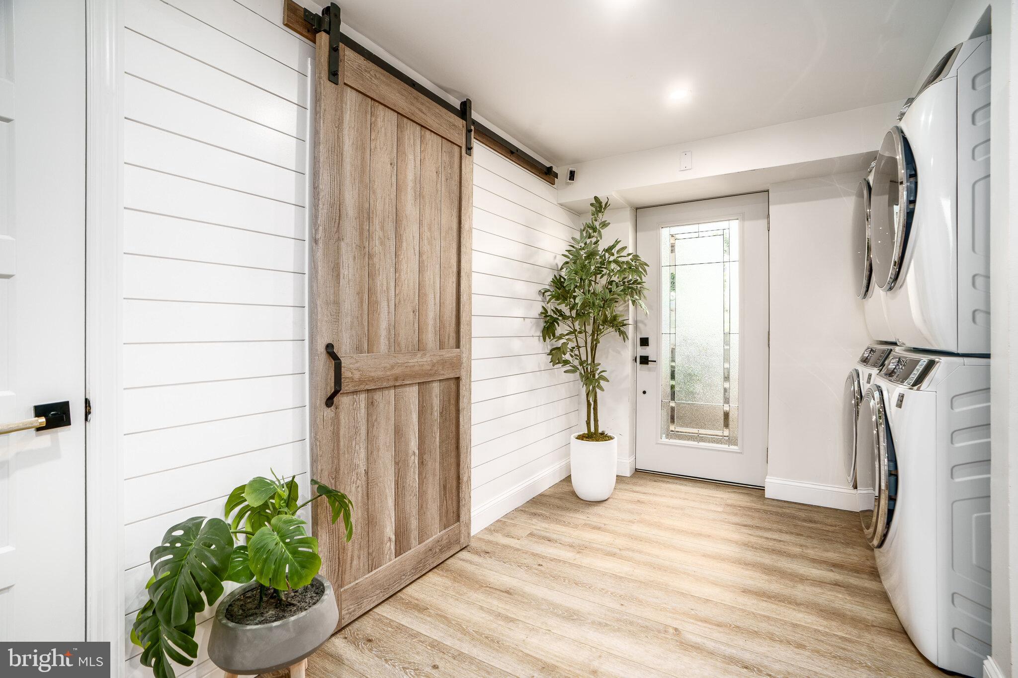 1 Highview Road Conowingo, MD 21918 - Photo 7 of 36 Mudroom entry with sliding barn door and laundry