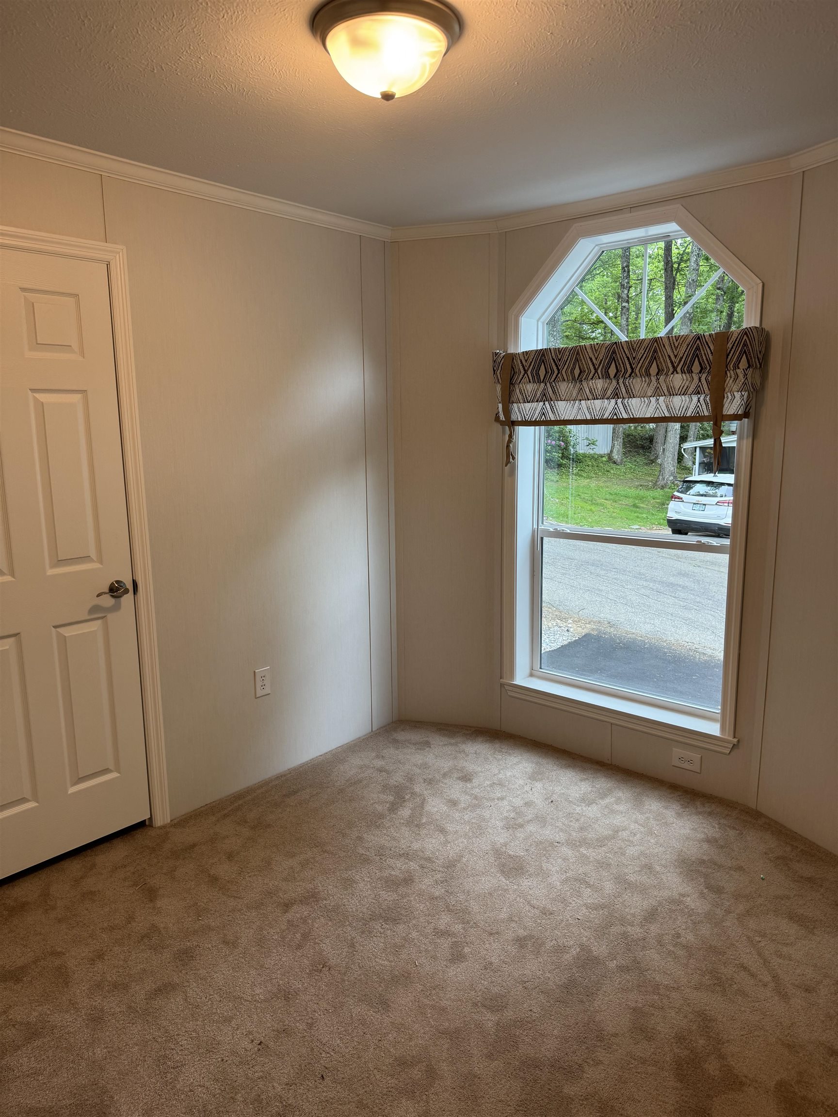 9 Sargents Place, Unit 113 Gilford, NH 03249 - Photo 19 of 23