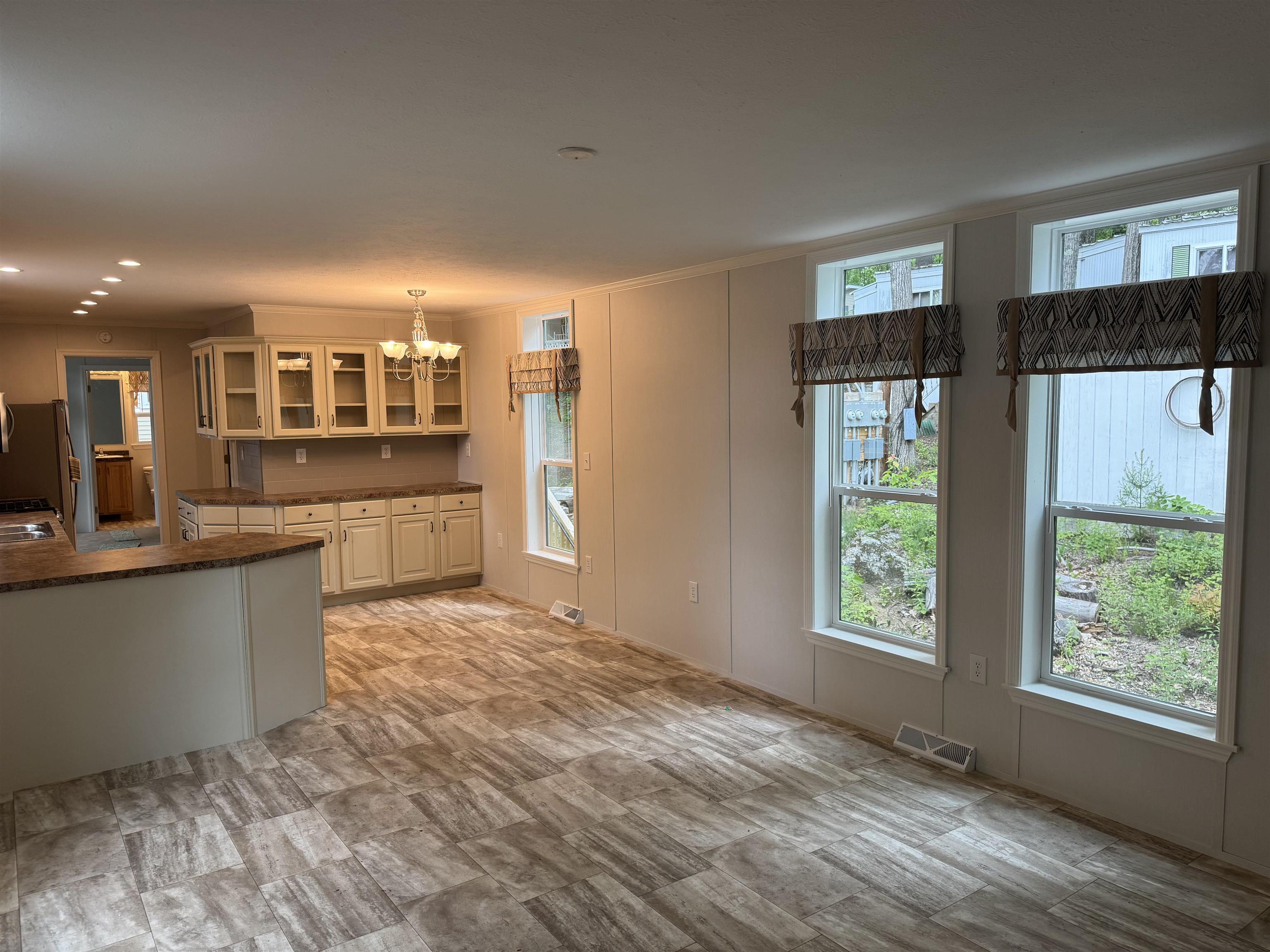 9 Sargents Place, Unit 113 Gilford, NH 03249 - Photo 6 of 23