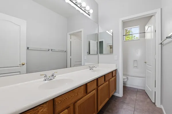 $3,695 | 3565 East Vaughn Court, Gilbert, AZ 85234