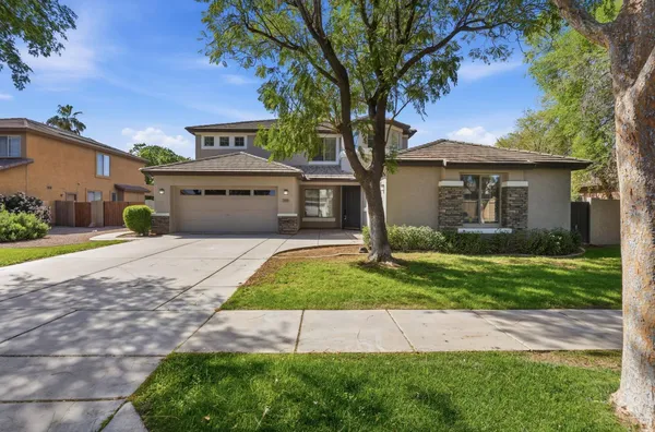 $3,695 | 3565 East Vaughn Court, Gilbert, AZ 85234