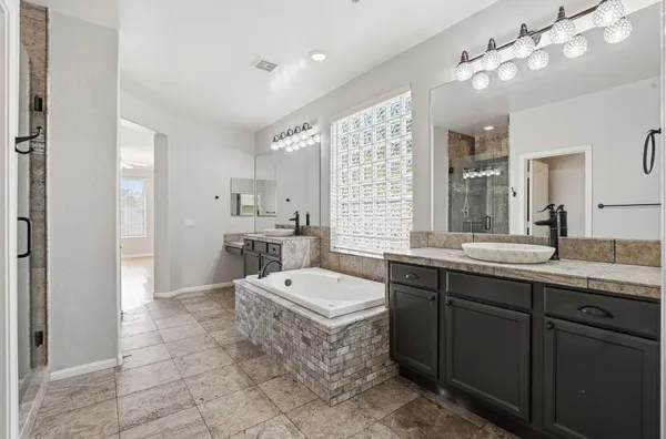 $3,695 | 3565 East Vaughn Court, Gilbert, AZ 85234