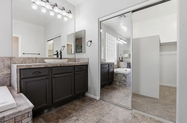 $3,695 | 3565 East Vaughn Court, Gilbert, AZ 85234