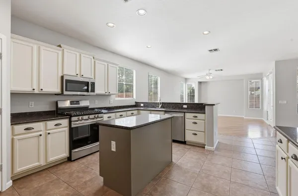 $3,695 | 3565 East Vaughn Court, Gilbert, AZ 85234