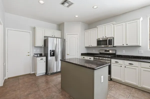 $3,695 | 3565 East Vaughn Court, Gilbert, AZ 85234