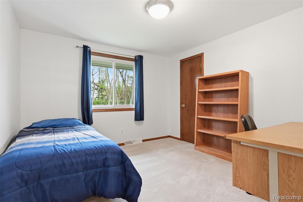 1700 Washington Road Rochester, MI 48306 - Photo 22 of 44