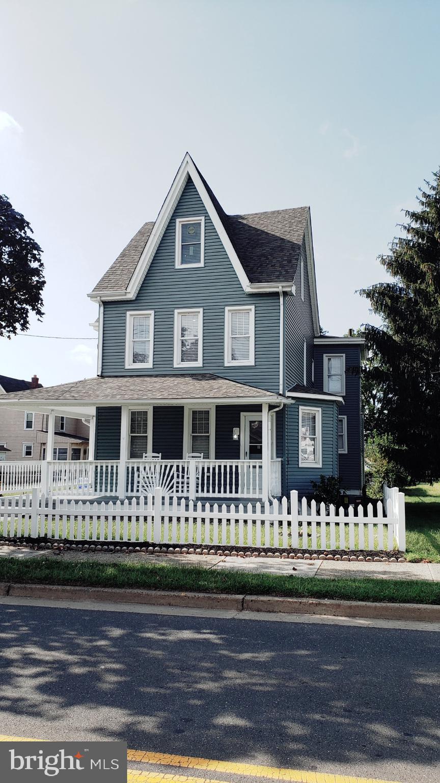 534 Bridgeboro Street Riverside, NJ 08075 - Photo 2 of 23