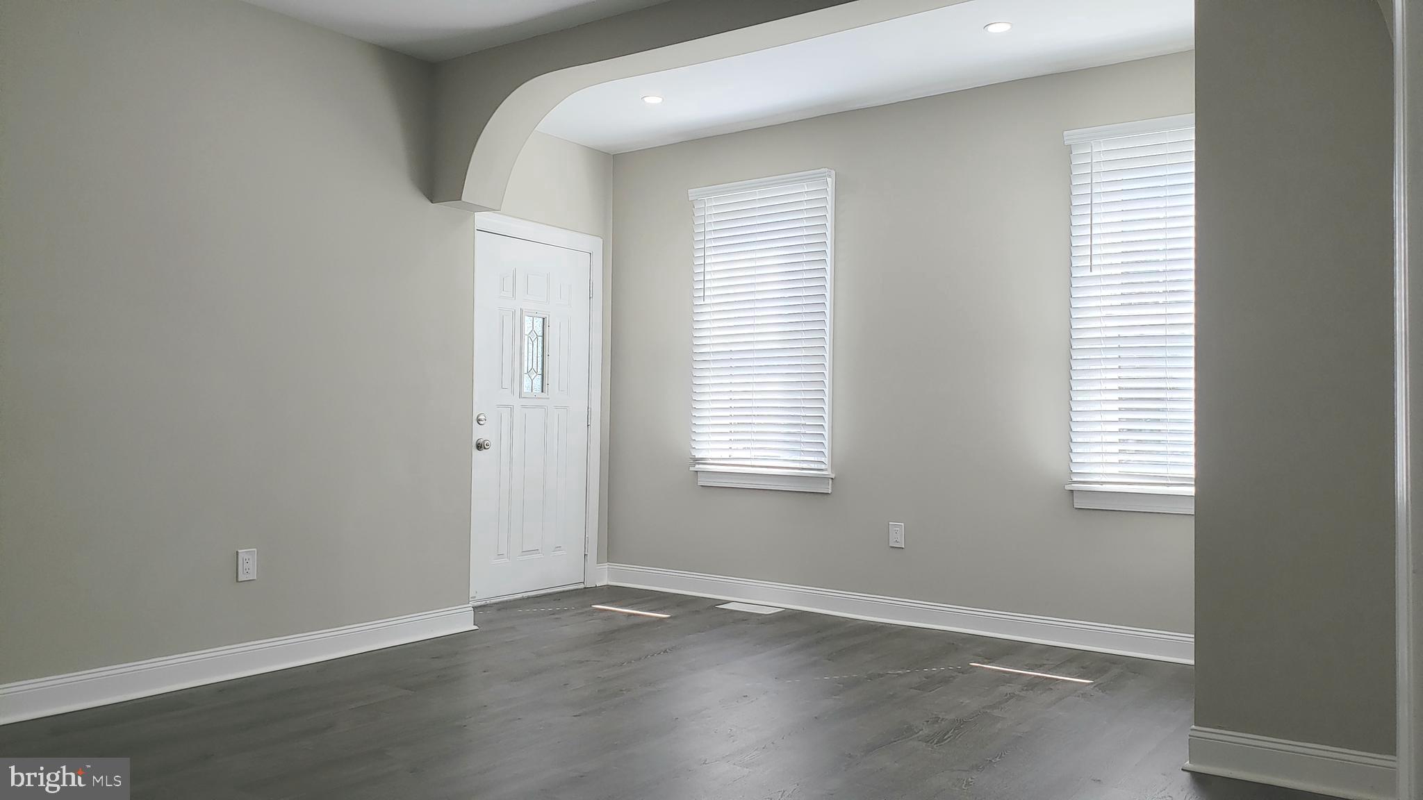 534 Bridgeboro Street Riverside, NJ 08075 - Photo 3 of 23