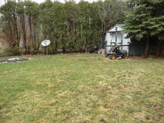 16 East Erie Road Temperance, MI 48182 - Photo 15 of 19 20351943-14.JPG