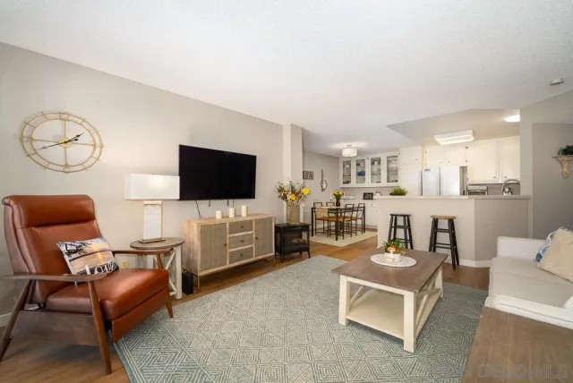 $3,900 | 17617 Pomerado Road, Unit 215, San Diego, CA 92128