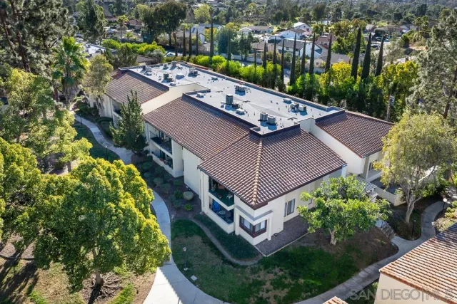 $3,900 | 17617 Pomerado Road, Unit 215, San Diego, CA 92128