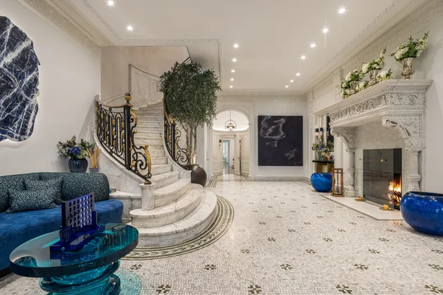a black and white photo of a living room
