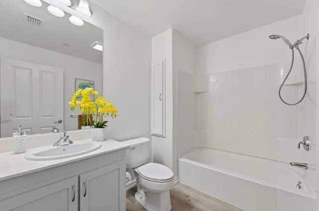 a view of a room with washer and dryer