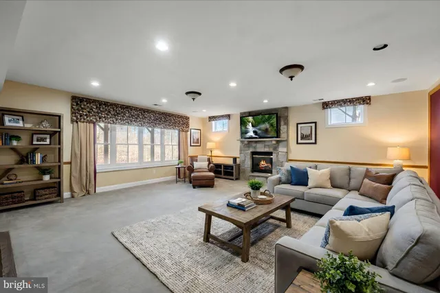 $1,125,000 | 3508 Germainia Court, Triangle, VA 22172