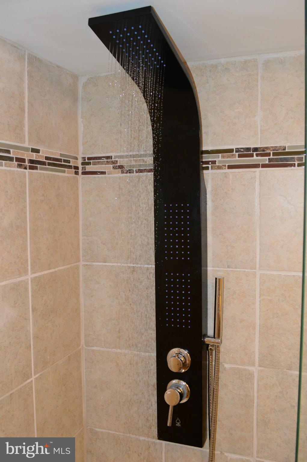 4926 West Hills Road Baltimore, MD 21229 - Photo 19 of 30 Bath