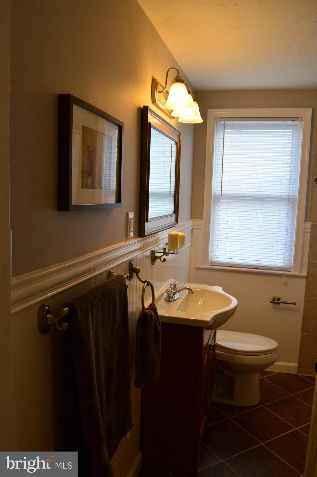 4926 West Hills Road Baltimore, MD 21229 - Photo 26 of 30 Bath