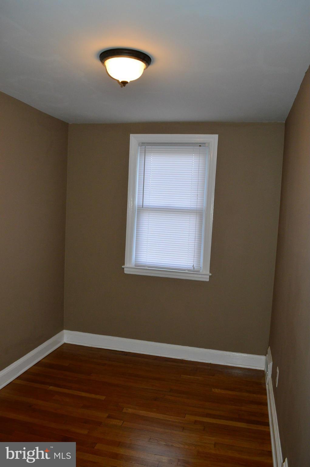 4926 West Hills Road Baltimore, MD 21229 - Photo 29 of 30 Bedroom