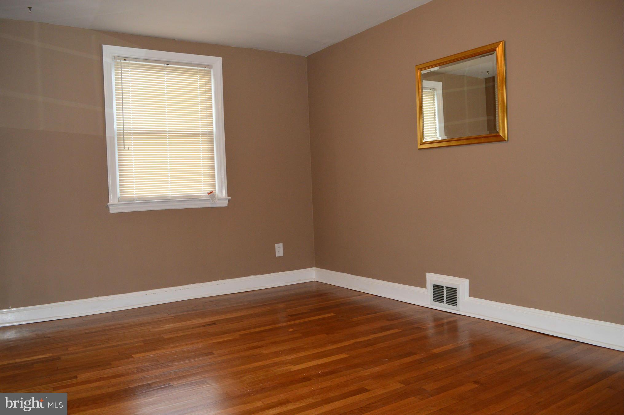 4926 West Hills Road Baltimore, MD 21229 - Photo 30 of 30 Bedroom