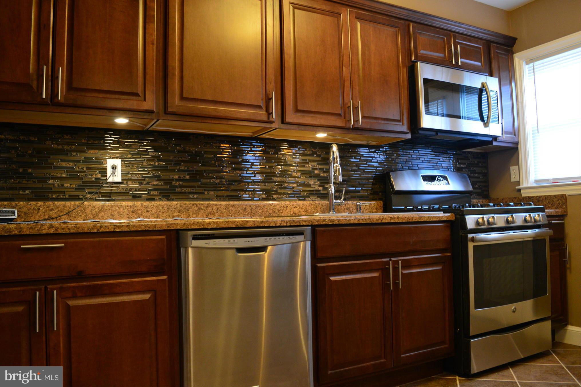4926 West Hills Road Baltimore, MD 21229 - Photo 3 of 30 Kitchen