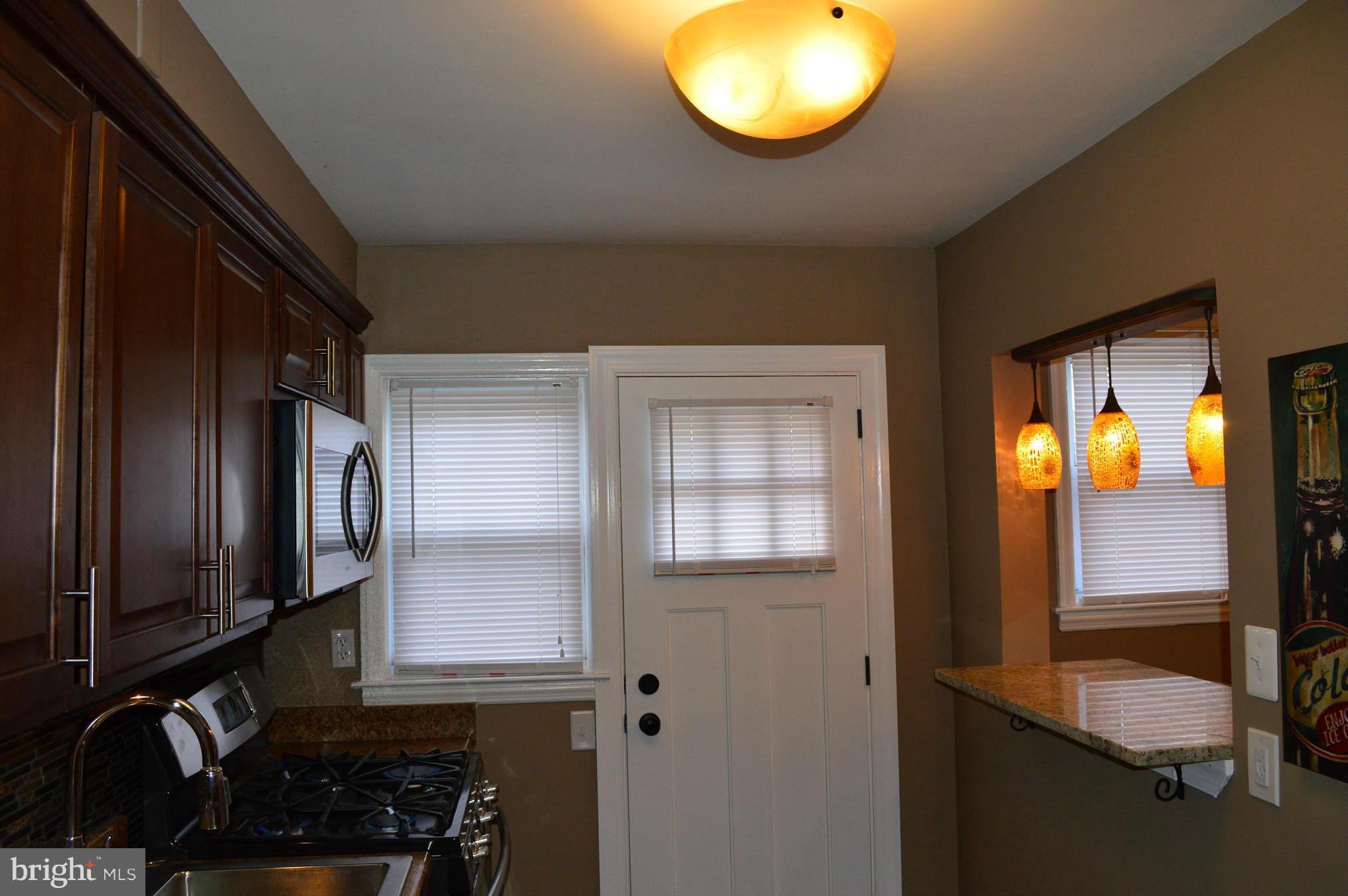 4926 West Hills Road Baltimore, MD 21229 - Photo 4 of 30 Kitchen