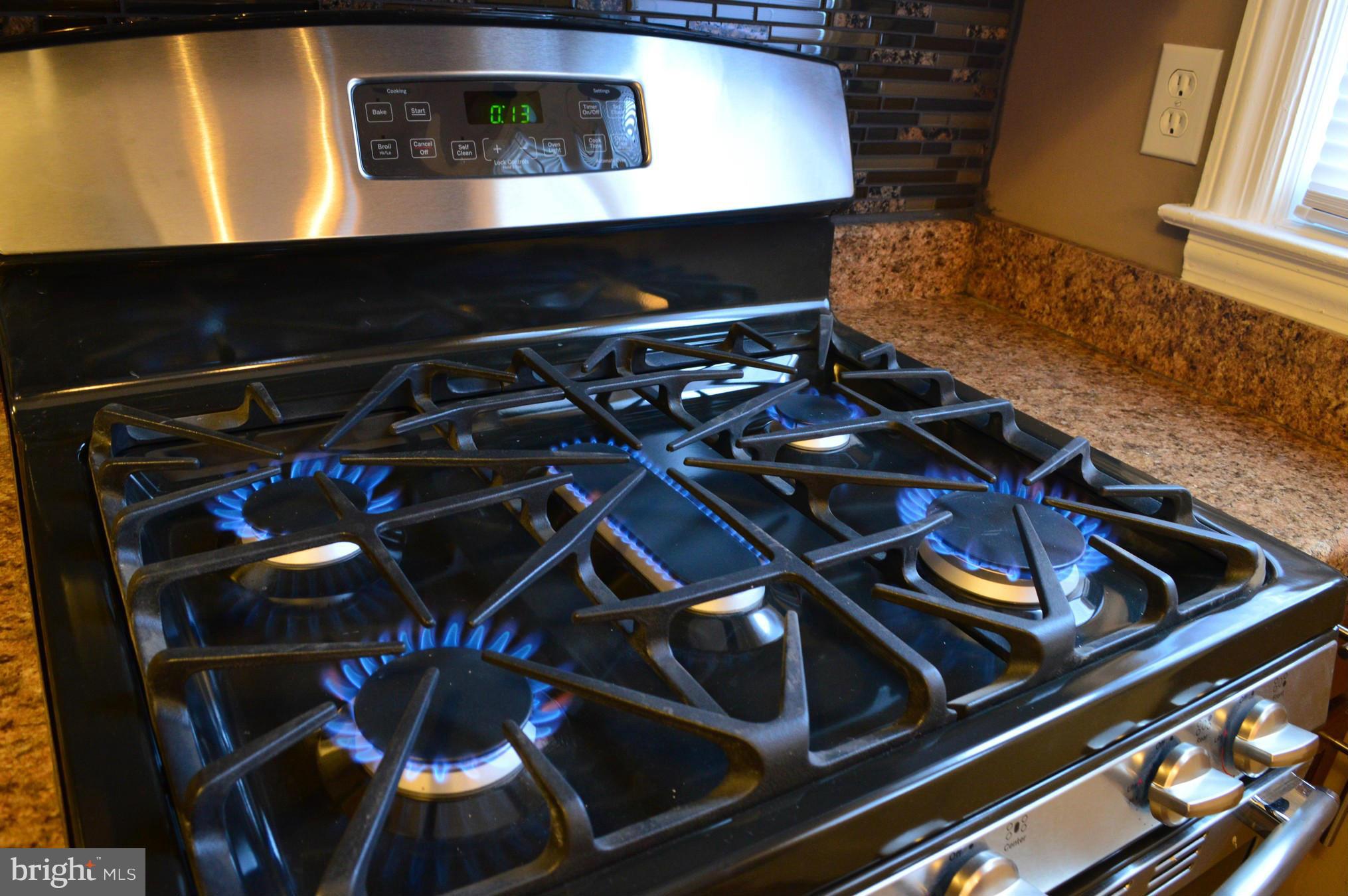4926 West Hills Road Baltimore, MD 21229 - Photo 5 of 30 Kitchen