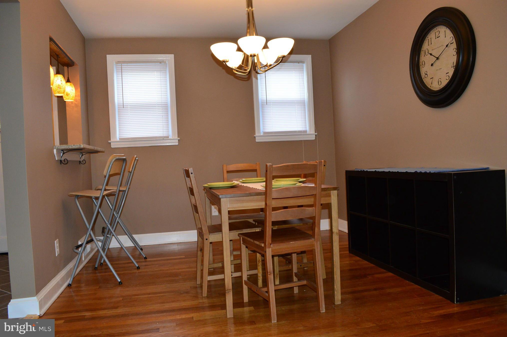 4926 West Hills Road Baltimore, MD 21229 - Photo 9 of 30 Dining Room