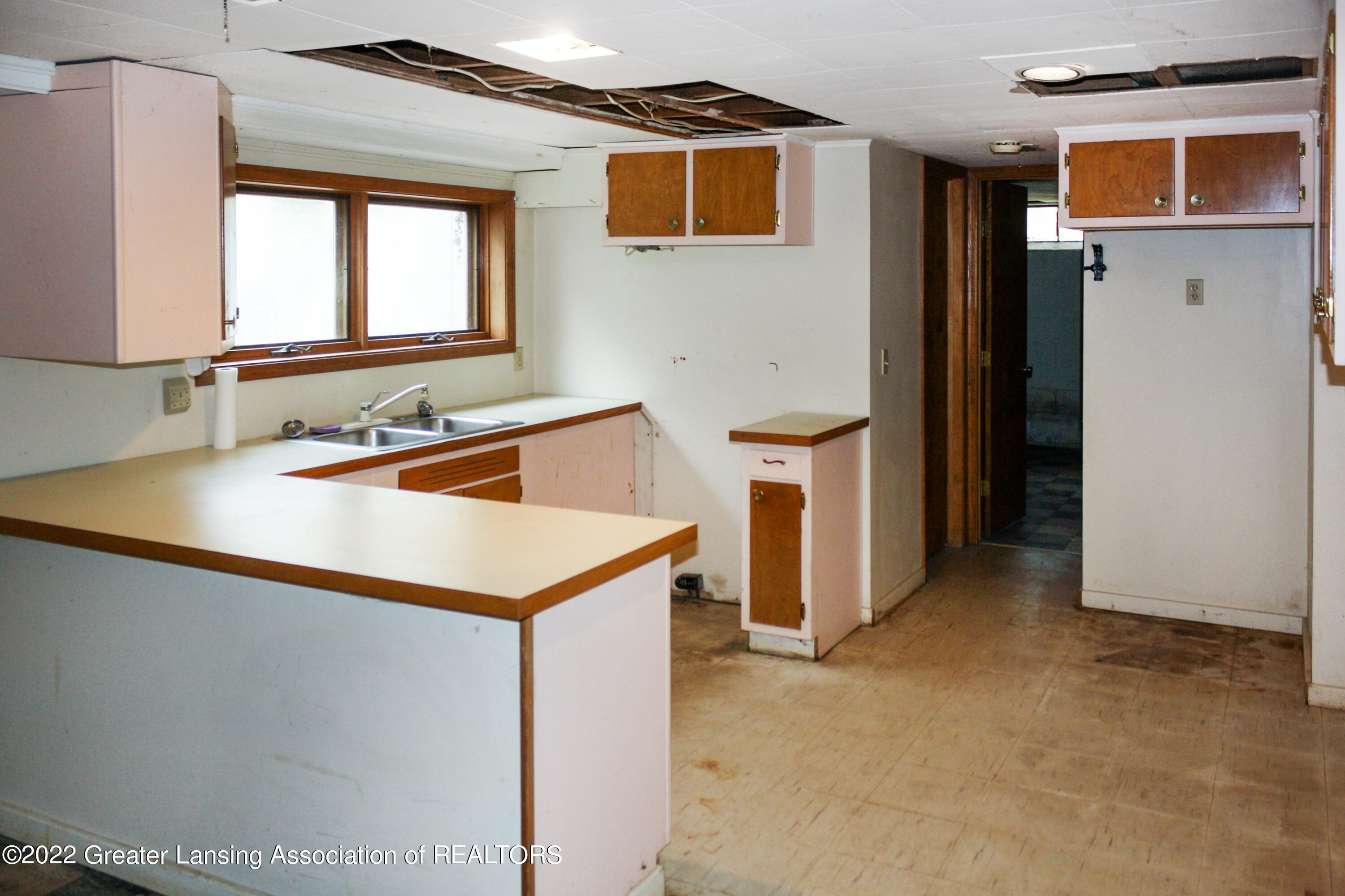 4215 Hulett Road Okemos, MI 48864 - Photo 32 of 46 Lower Level Kitchen