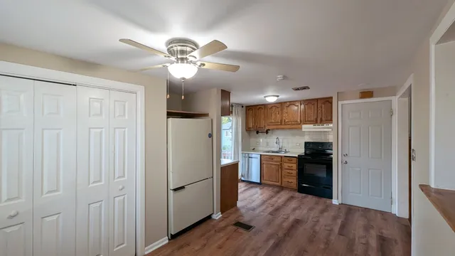 $1,750 | 1710 North Raynor Avenue, Crest Hill, IL 60403