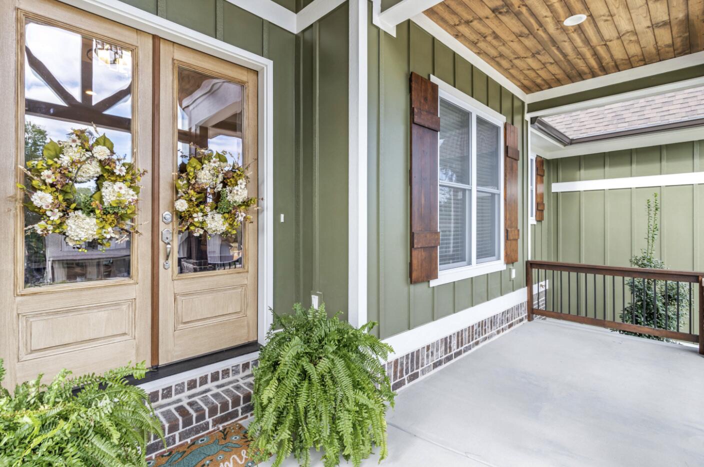 5011 Virginia Pine Road Signal Mountain, TN 37377 - Photo 2 of 21 Front Porch