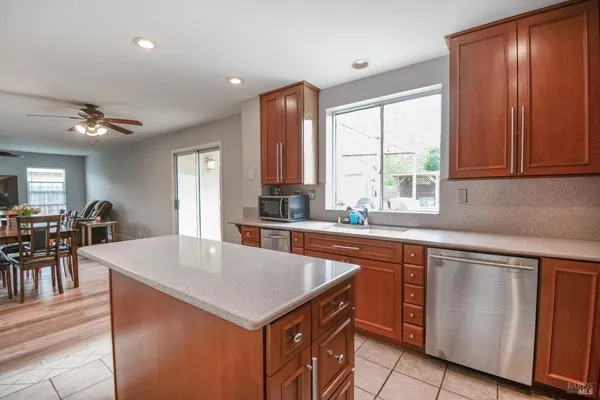 $735,000 | 640 Ferguson Court, Dixon, CA 95620