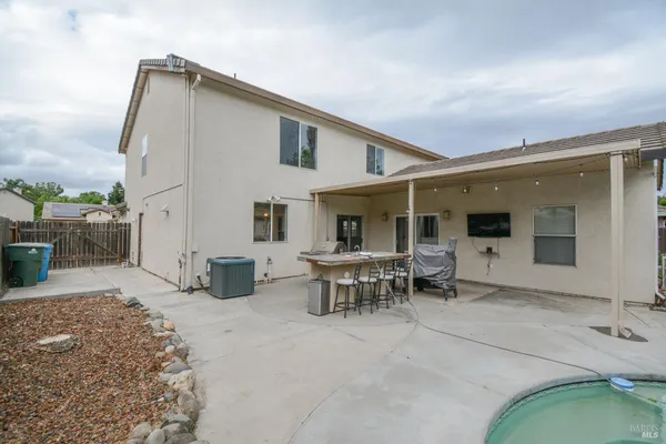 $735,000 | 640 Ferguson Court, Dixon, CA 95620