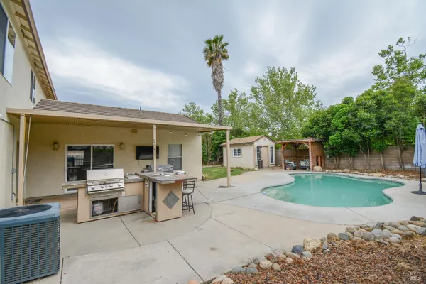 $735,000 | 640 Ferguson Court, Dixon, CA 95620